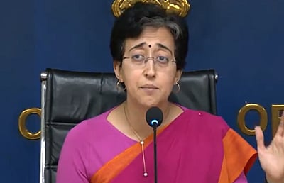 தேசியக் கொடியை அதிஷி ஏற்ற முடியாது: கூடுதல் தலைமைச் செயலர்